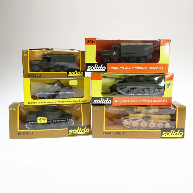 6 SOLIDO DIECAST MODELS OF TANKS/MILITARY VEHICLES.