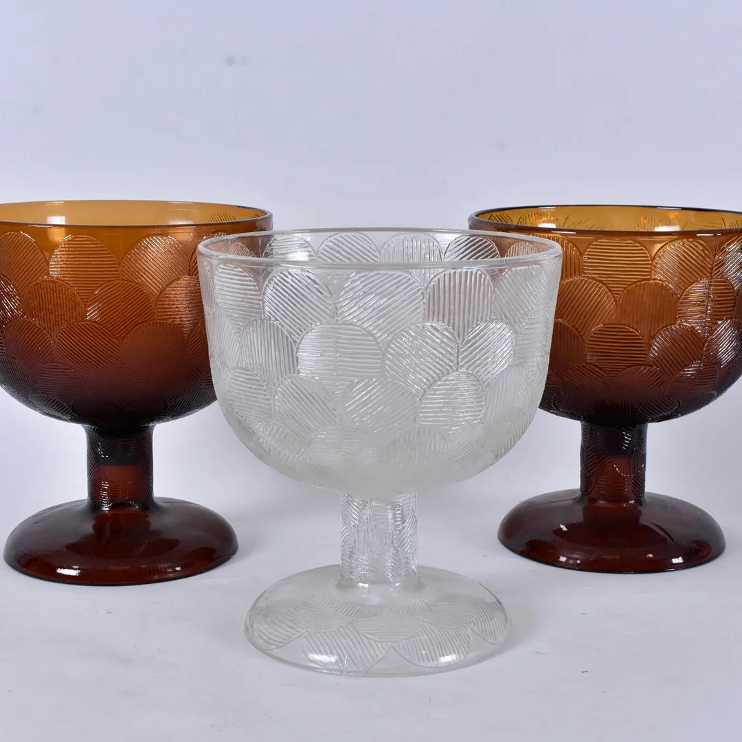 HEIKKI ORVOLA. skålar på fot, 3 st, Iittala "Miranda". — Art glass — Halmstads Auktionskammare