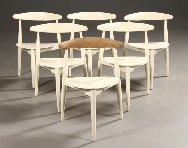 Hans J. Wegner. A set of six 'Hjertestole', model FH 4104 (6)