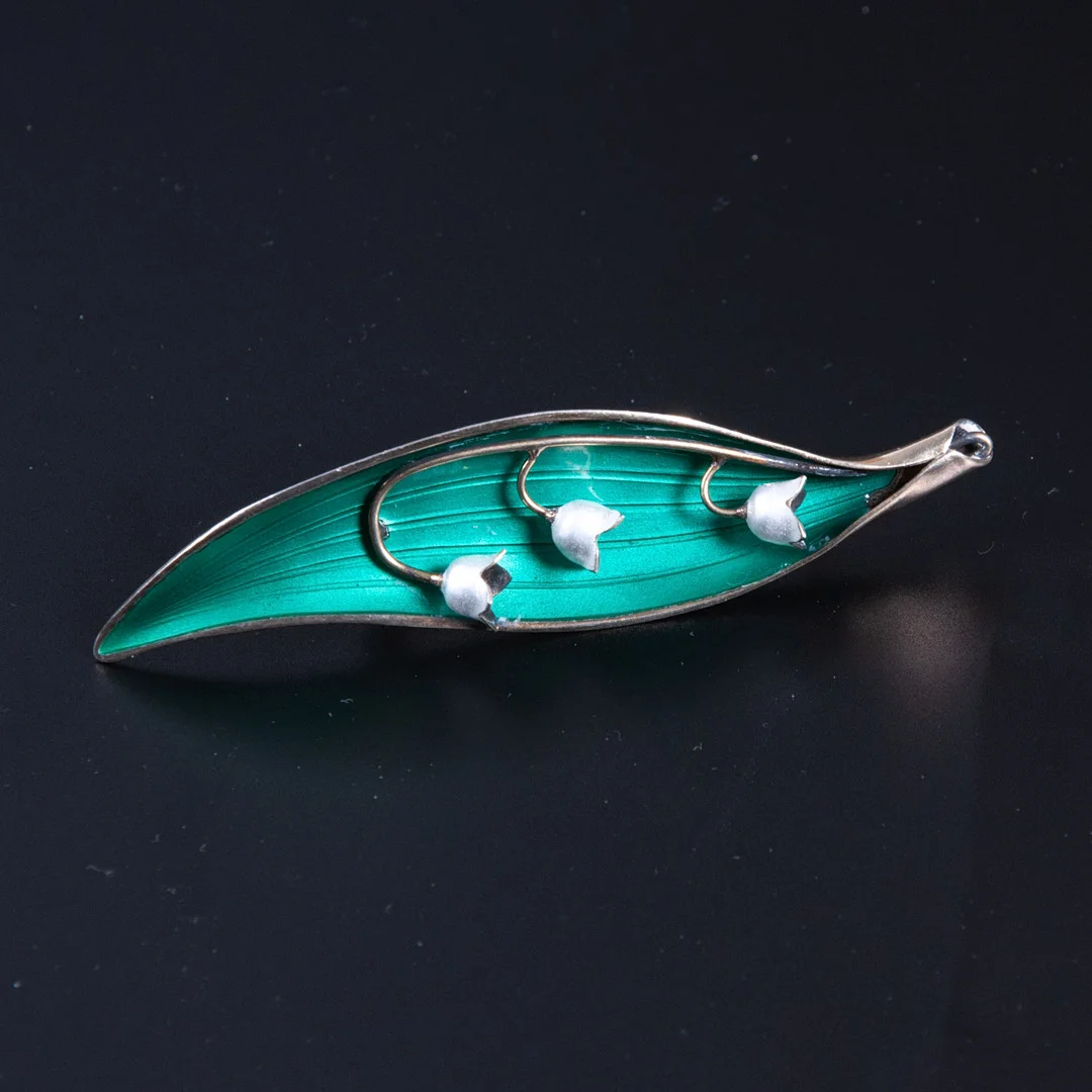BROSCH. Sterling silver och emalj, Arne Nordlie ANA, Oslo, Norge, 1900-talets mitt. — Brooches & Pendants — Laholms Auktionskammare