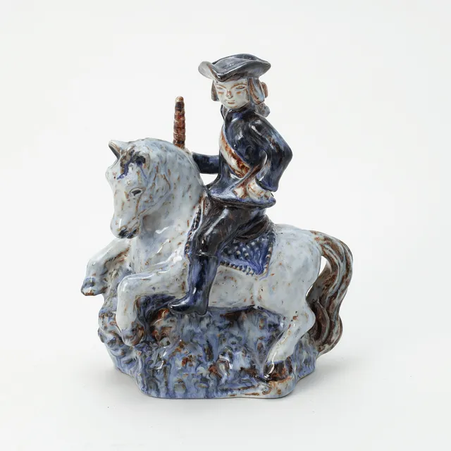 GERTRUD KUDIELKA. Figurin, stengods för L. Hjorth, Danmark.