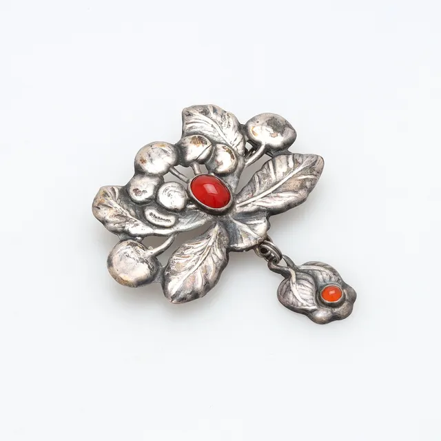 BERNHARD HERTZ. Brosch med stenar, silver, jugend, 1910-tal, totalvikt 11 gram.