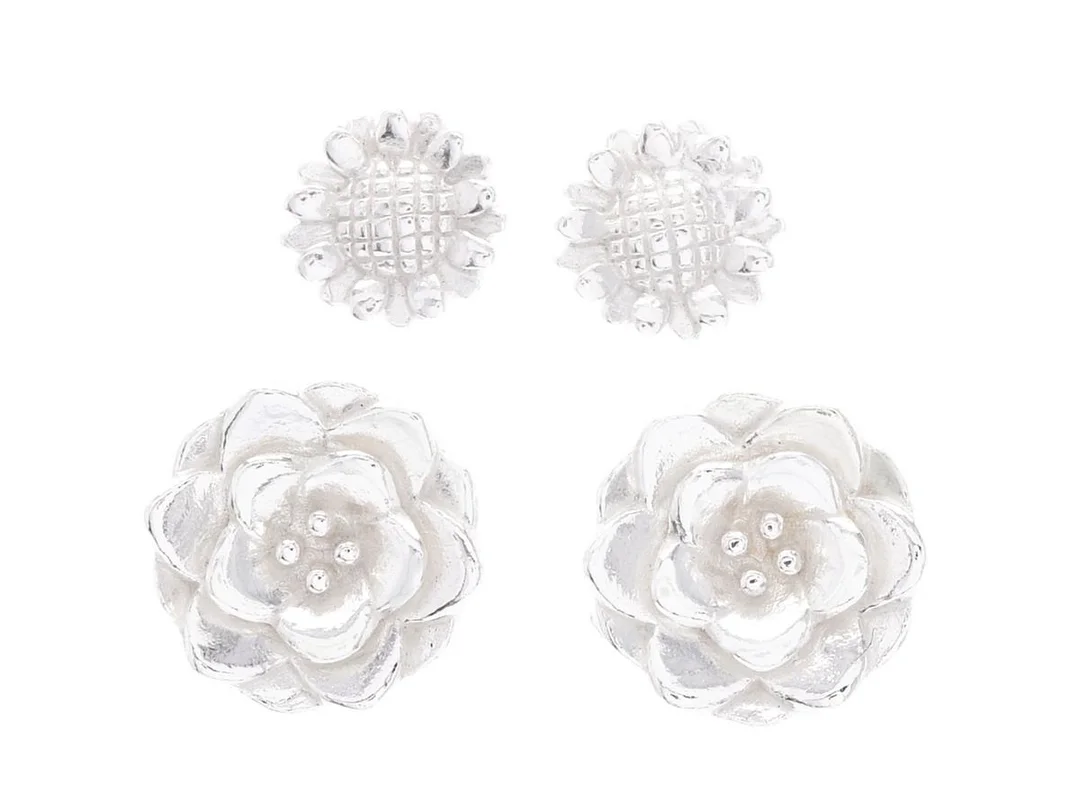 ÖRHÄNGEN, 2 par, sterlingsilver, blommor, stift, vikt 2,1 g. — Smycken/Smyckeset — Kaplans