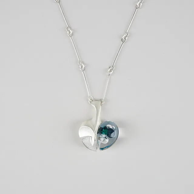 BJÖRN WECKSTRÖM. HALSSMYCKE, Rymdäppel, silver, akryl, Lapponia 2013.