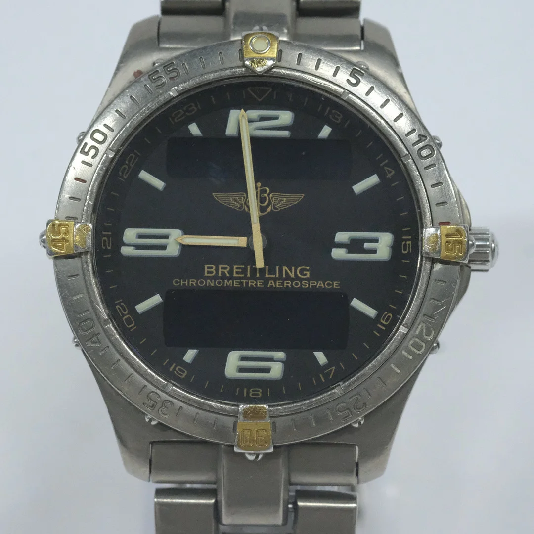 BREITLING. HERRARMBANDSUR. AEROSPACE. QUARTZ. — Wristwatches — Björnssons Auktionskammare