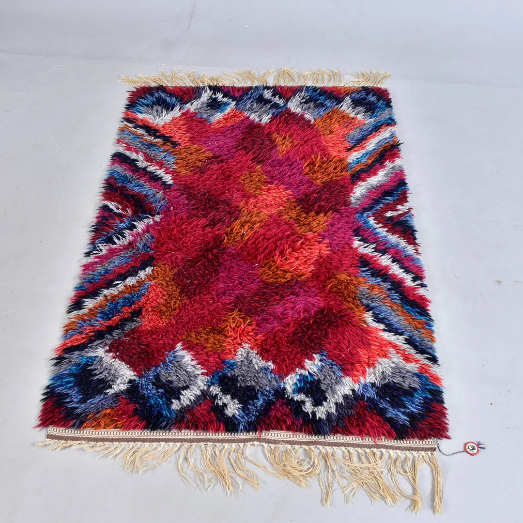 MATTA, rya. — European Carpets & Textiles — Halmstads Auktionskammare