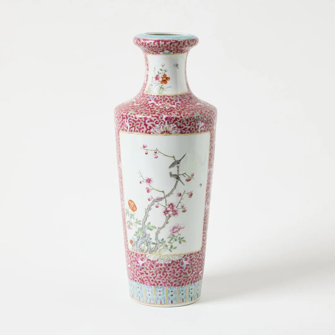 A Chinese Famille Rose Vase. — Ceramics & Porcelain — Stockholms Auktionsverk Fine Art