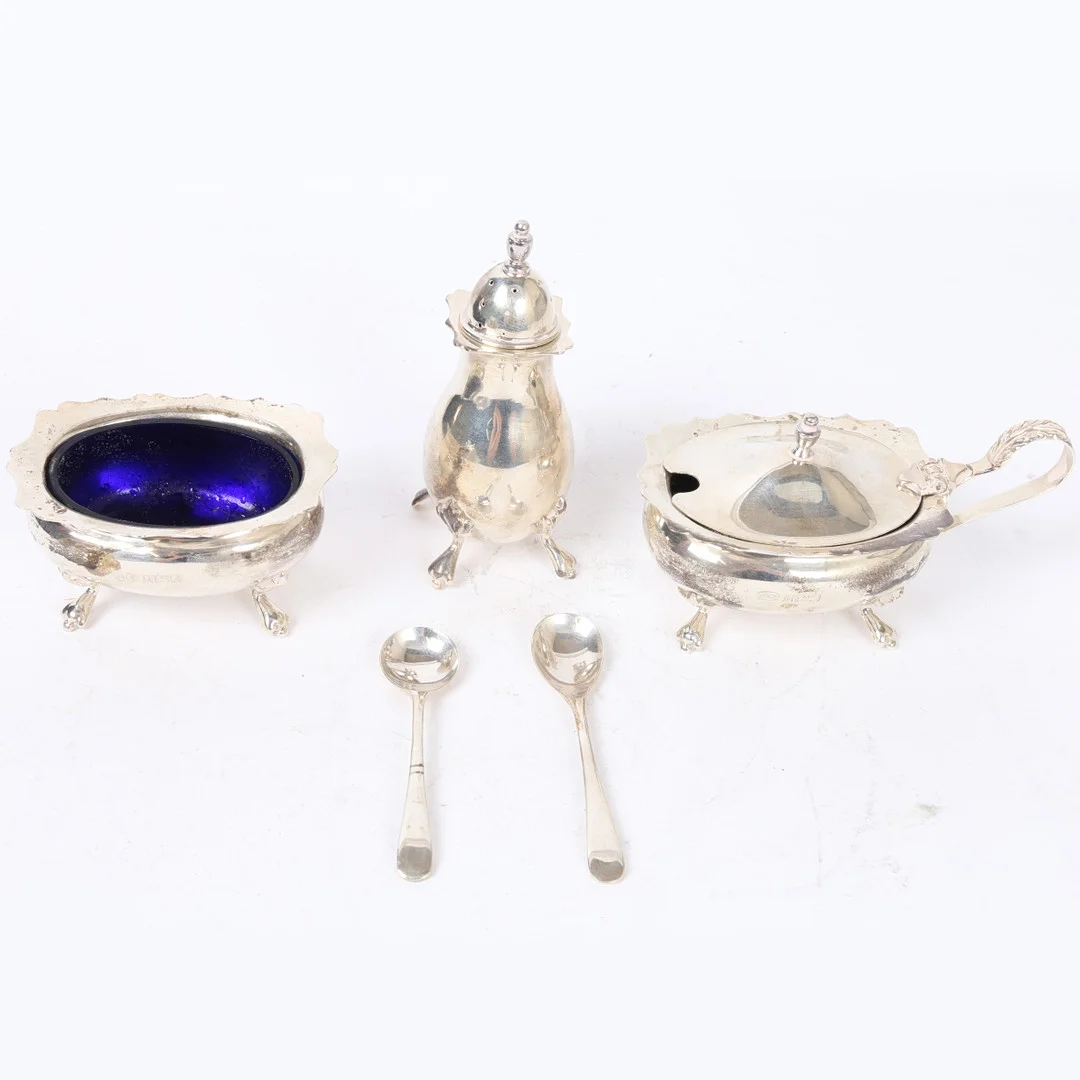 AN ELIZABETH II SILVER CONDIMENT SET. — Silver — Bishop & Miller