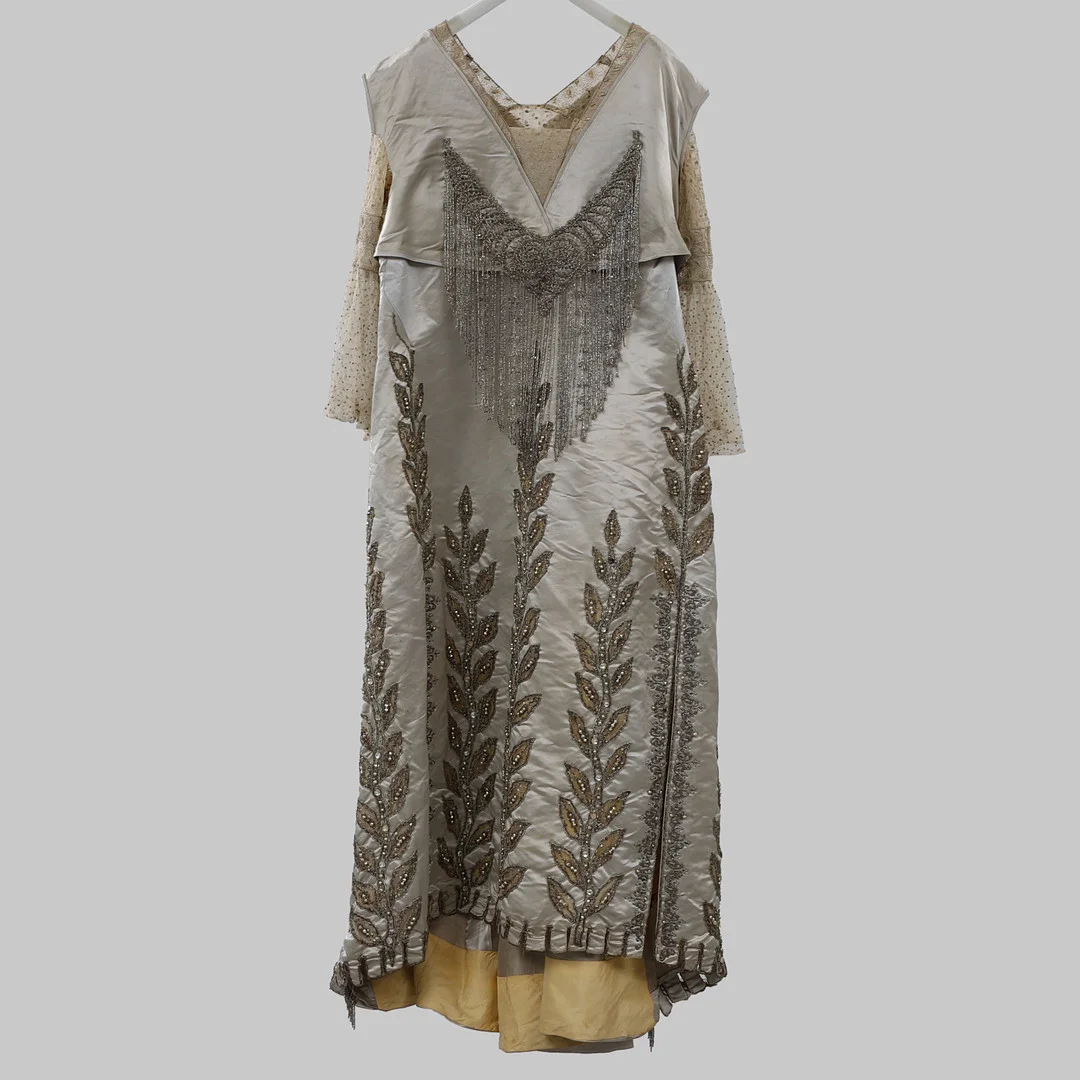 KLÄNNING, Wien, 18-1900-tal. — Vintage & Designer Fashion — Göteborgs Auktionsverk