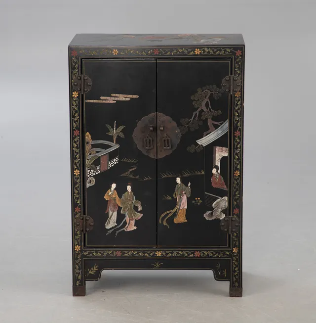 Chinesisches Schränkchen, 2. Hälfte 20. Jh.