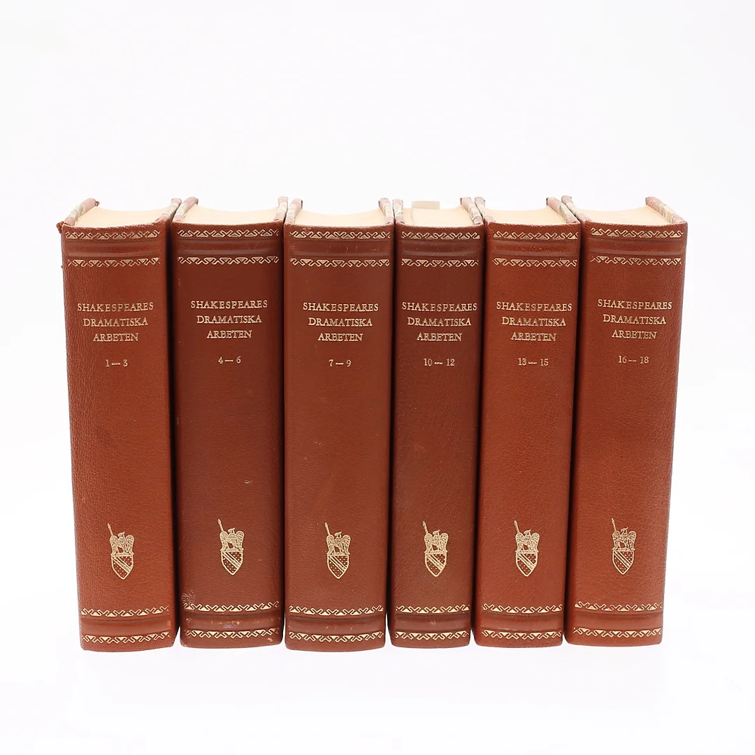 WILLIAM SHAKESPEARE. "Dramatiska arbeten", 6 volymer, 1950-tal. — Books, Maps & Manuscripts — Växjö Auktionskammare