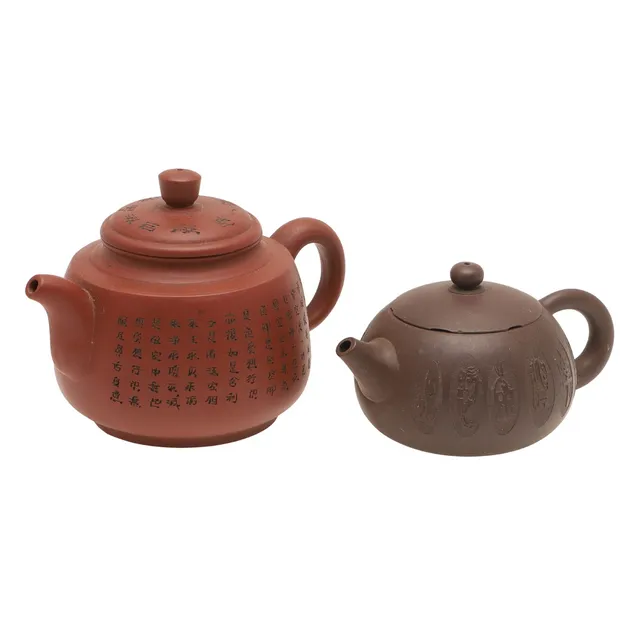 CHINESE YIXING TEAPOTS.