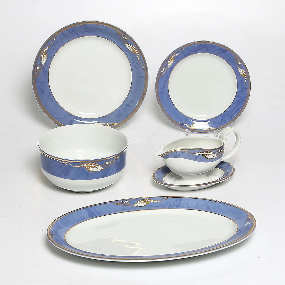 SERVISDELAR, 25 delar, porslin, "Magnolia Blue", design Flemming Eskildsen, Royal Copanhagen, Danmark. 1900-talets slut. — European — Stadsauktion Sundsvall