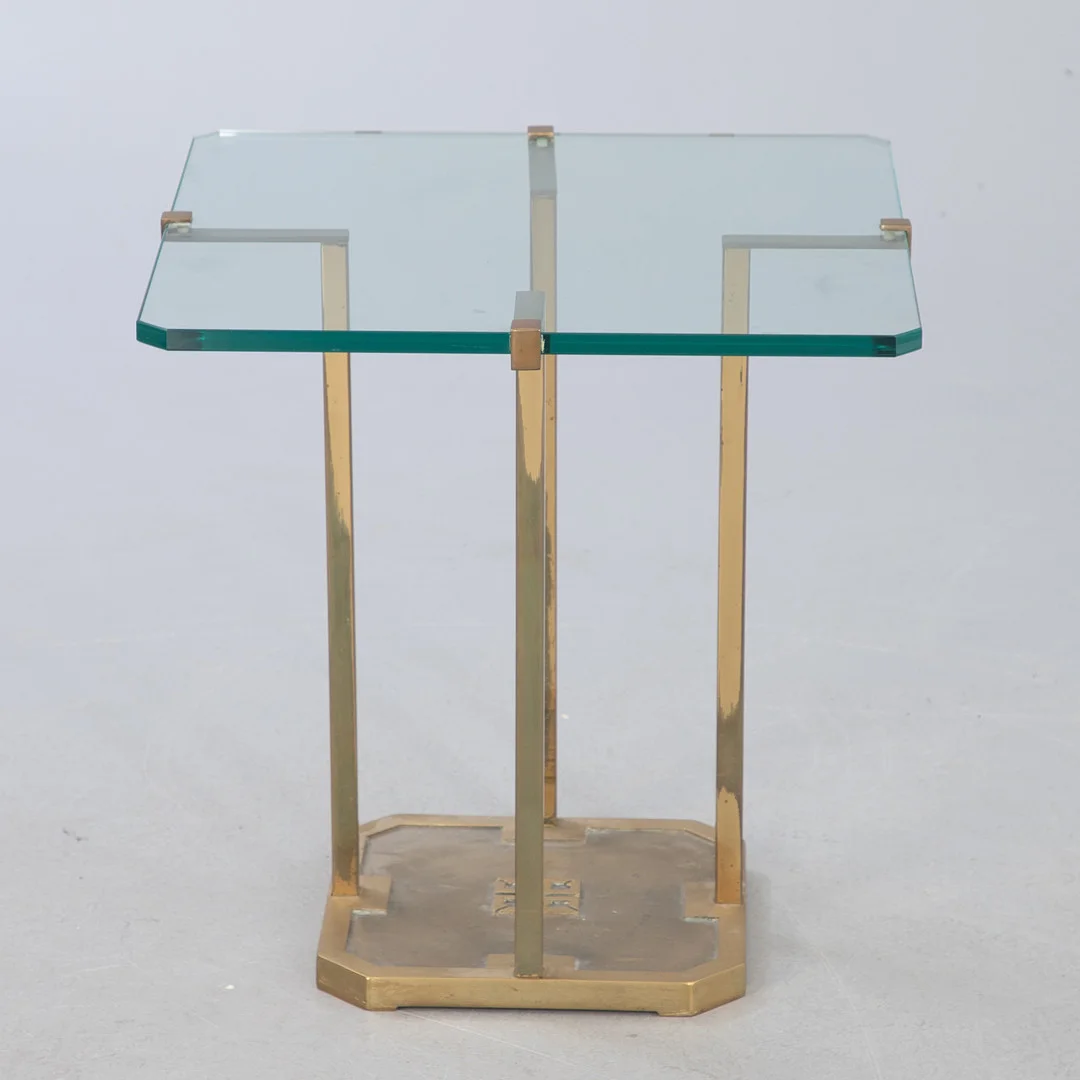 PETER GHYCZY. Beistelltisch, Modell 'T-18', 1970er Jahre. — Coffee Tables — Stockholms Auktionsverk Hamburg
