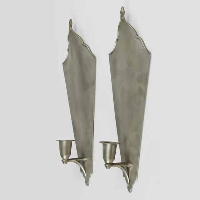 JUST ANDERSEN (1884-1943). Et par lampetter/væghængte lysestager af tin, nr. 121, Danmark, 1928 (2).