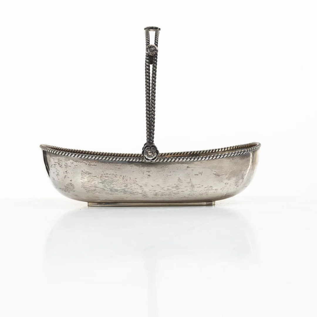 Karl Anderson, Korg med grepe, silver, Stockholm 1946. — Bukowskis