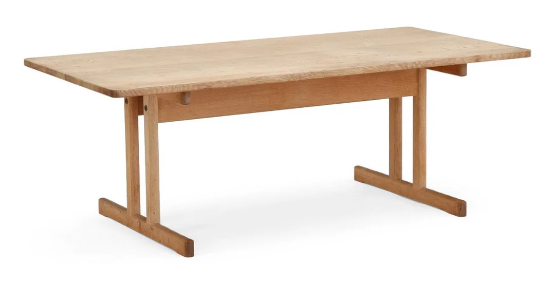 “Shaker”. Solid oak coffee table. Model 5267. Manufactured and marked by Fredericia Stolefabrik. H. 54 cm. L. 150 cm. W. 75 cm. — Modern Furniture — Bruun Rasmussen
