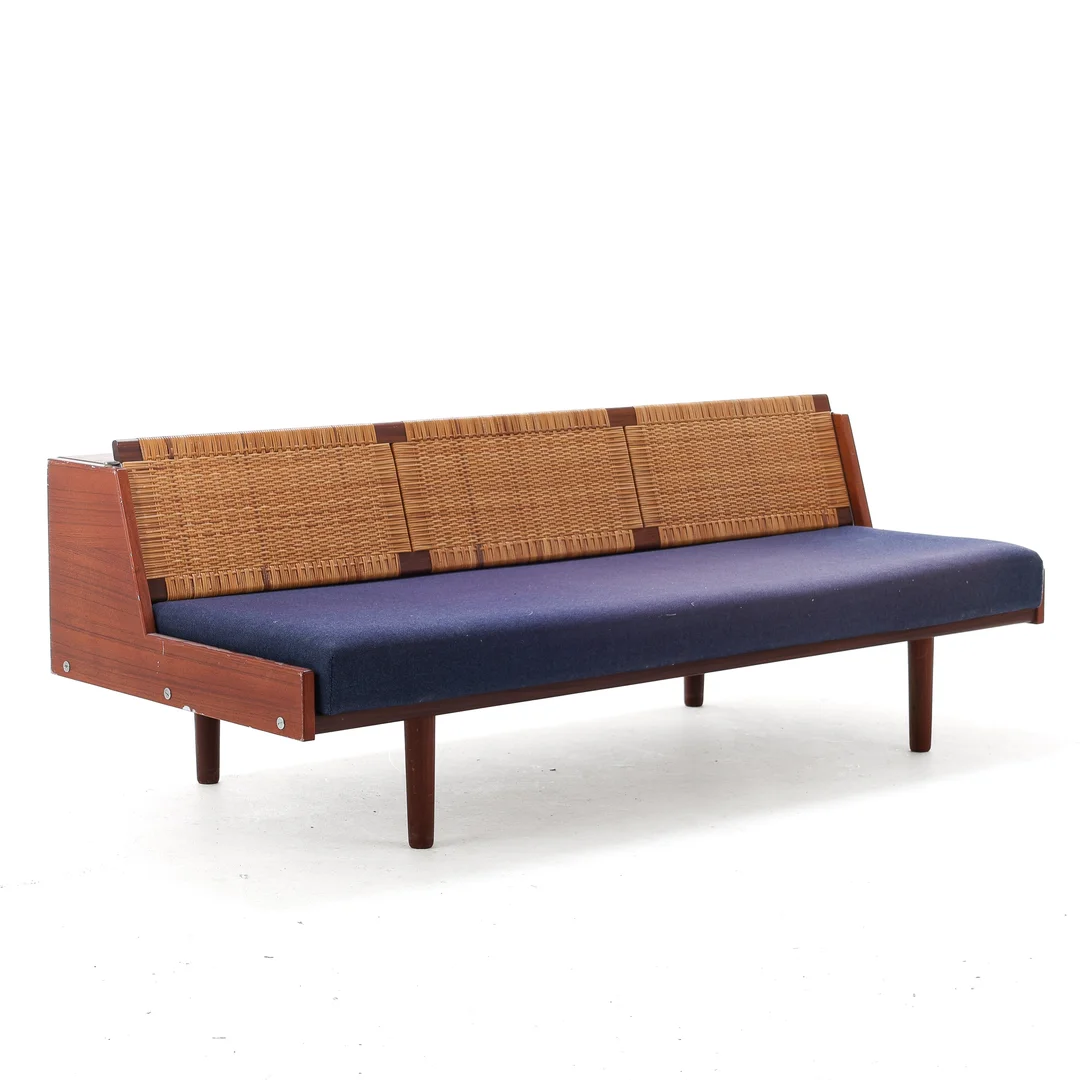 Hans J. Wegner. Daybed in teak and wicker, model GE-258 — Furniture/Beds, mattresses — Lauritz