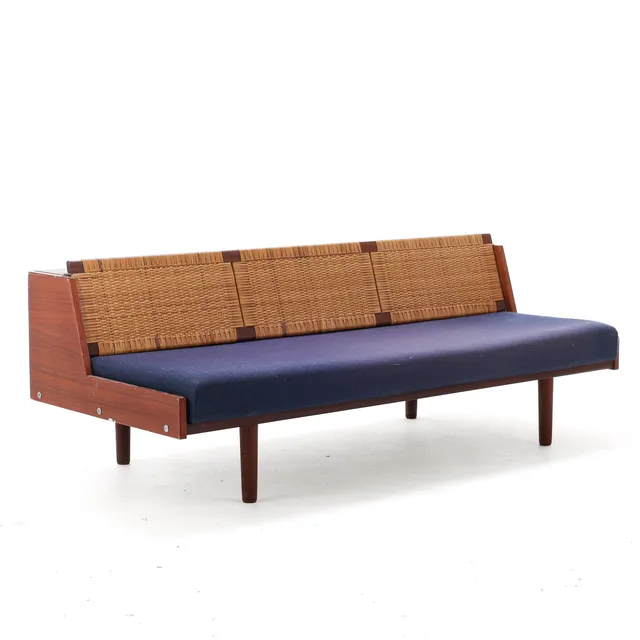 Hans J. Wegner. Daybed in teak and wicker, model GE-258