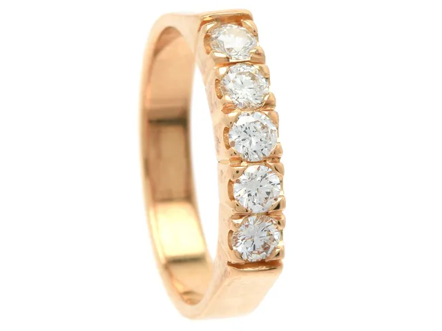 SCHALINS, alliansring, 18K guld, 5 briljantslipade diamanter ca 0,50 ctv, ca TW-W(G-H)/SI-P, stl 17,5 mm, vikt 5,1 g, en diamant med skadad kulett.