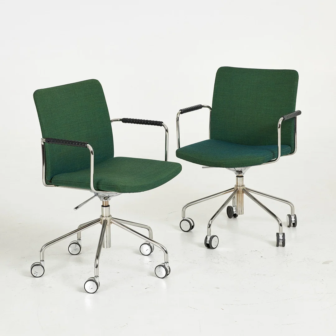BROBERG & RIDDERSTRÅLE. Kontorsstolar, 2 st. "Stella" för Swedese, kromad stomme, läderklädda armstöd. — Armchairs & Chairs — Stockholms Auktionsverk Sickla