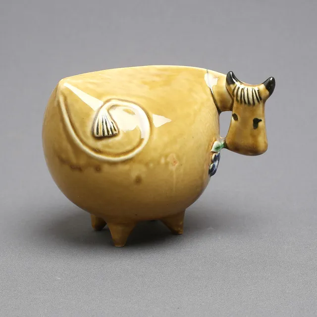 LISA LARSON. Figurin, stengods, "Ko", ur serien Stora Zoo, Gustavsberg.