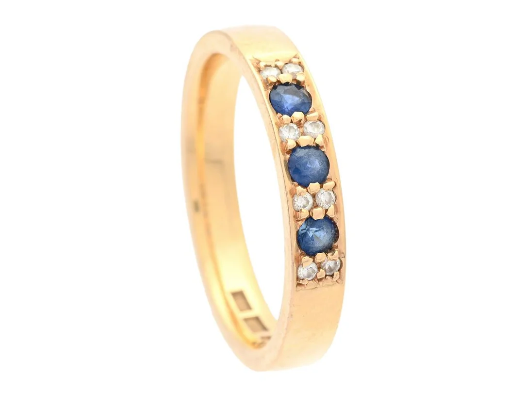 STRÖMDAHL, ring, 18K guld, blå safirer, briljantslipade diamanter ca 0,07 ctv, stl 17,5 mm vikt 4,6 g. — Smycken/Ring — Kaplans