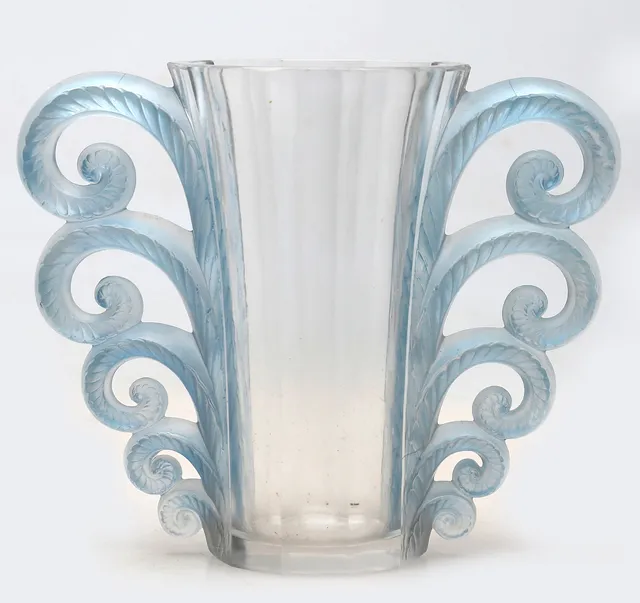 RENÉ LALIQUE. “Beauvais” vase.