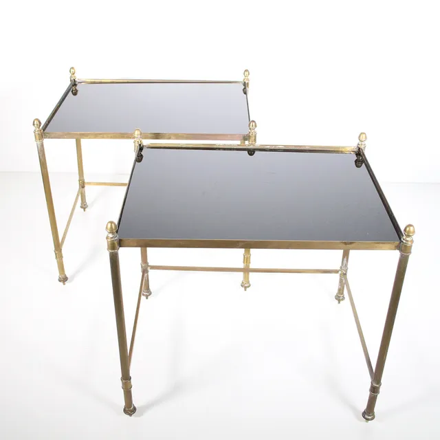 Set aus zwei Satztischen, Messing.
