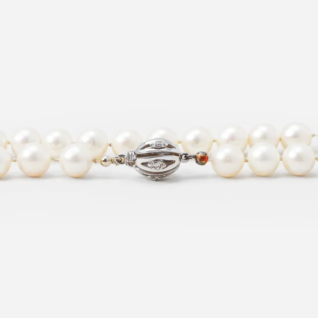 COLLIER, odlade pärlor, lås i 18k vitguld och diamanter.