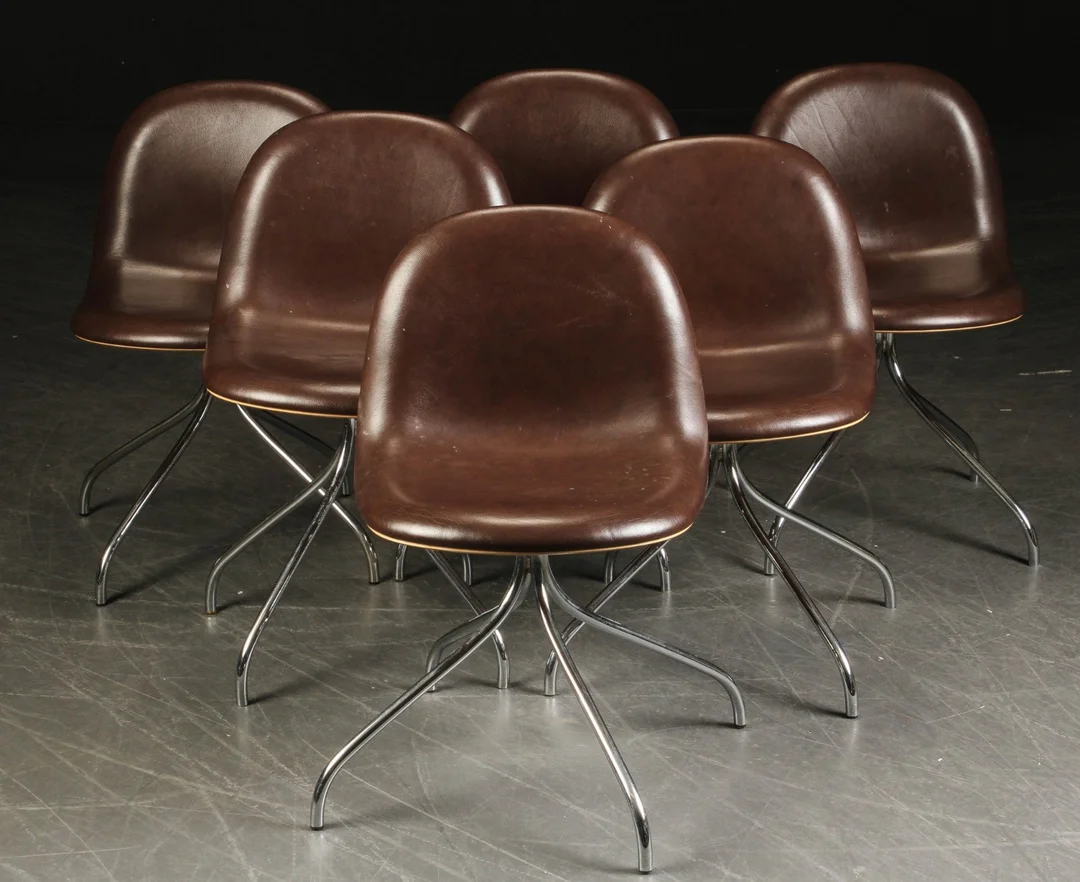 Komplot Design for Gubi. Seks stole model 93 (6) — Furniture/Chairs — Lauritz
