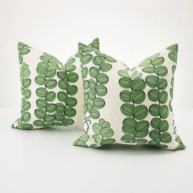JOSEF FRANK, "Celotocaulis", kuddar, 2 st, Firma Svenskt Tenn.