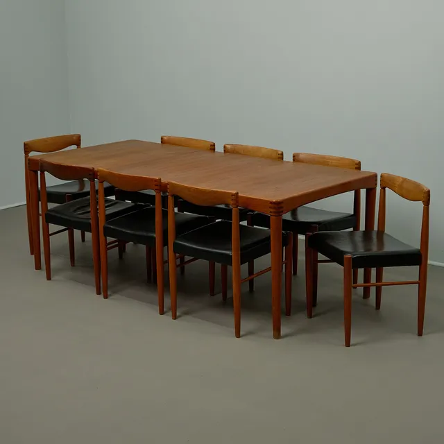 HENRY WALTER KLEIN. für Bramin, ein Esszimmertisch mit acht Stühlen, Teak, Leder, 1960er Jahre, Dänemark (9).