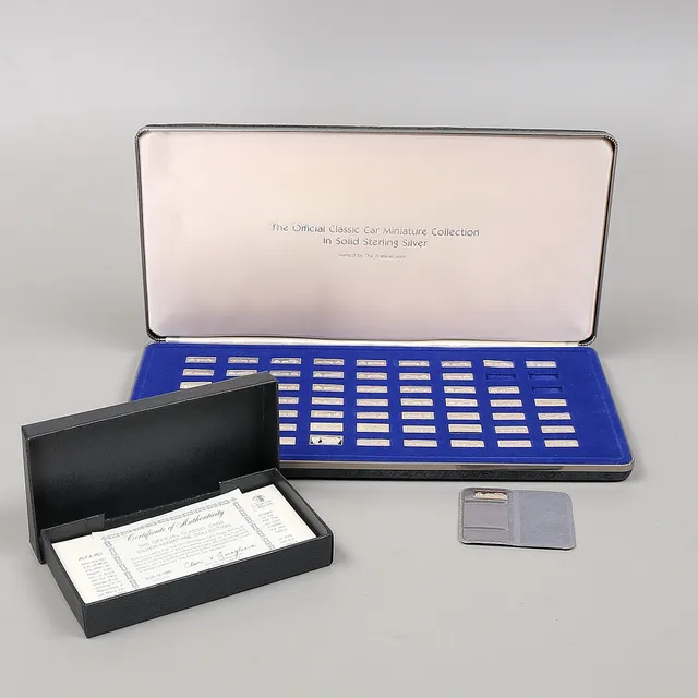 FRANKLIN MINT. Classic Cars Collection, miniatyrplaketter i etui, silver.