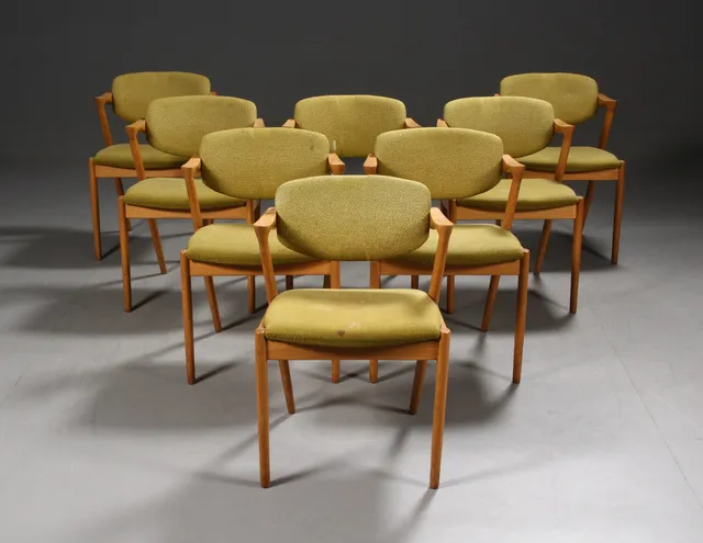 Kai Kristiansen. Eight oak chairs, Model 42 (8)