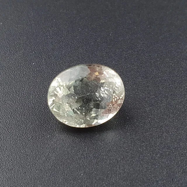 - 7.25CT TRANSLUCENT BERYL GEMSTONE.