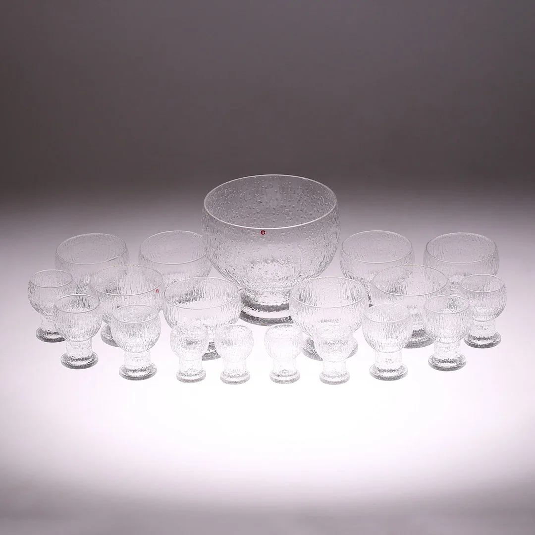 TIMO SARPANEVA. SERVISDELAR, 19 delar, "Kekkerit", Iittala. — Tableware — Gomér & Andersson Linköping