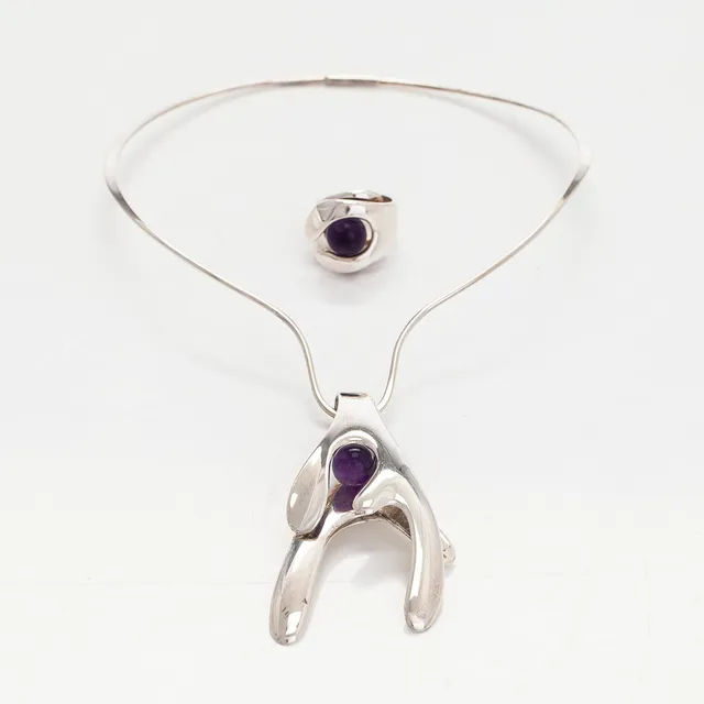 Elis Kauppi, collier och ring, ametister, silver, Kupittaan Kulta, Åbo 1974.