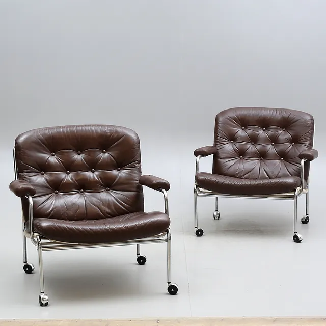 FÅTÖLJER, ett par, skinn, 1970-tal.