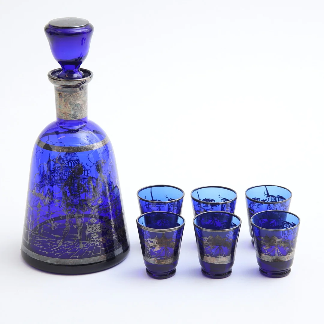 KARAFFUPPSÄTTNING, 7 delar, venetsiansk, 1900-talets första hälft. — Utility glass — Auktionshuset Thelin & Johansson