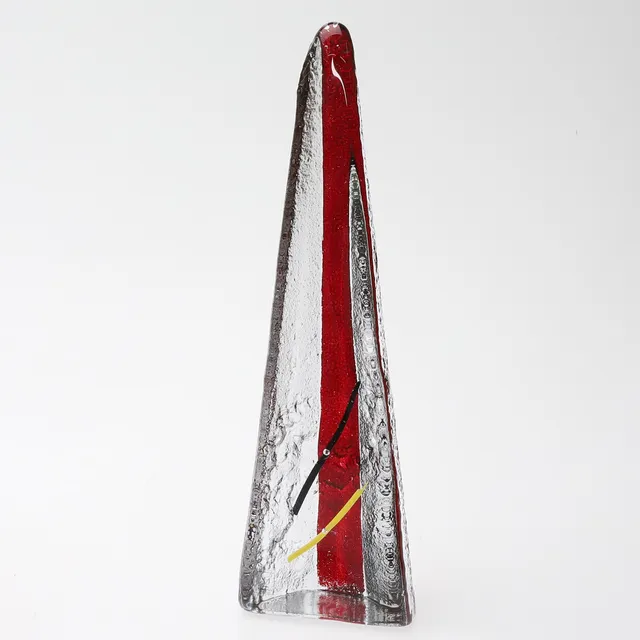 BJÖRN HULTQVIST. Glasskulptur, belyst obelisk, etikett-märkt Johansfors.