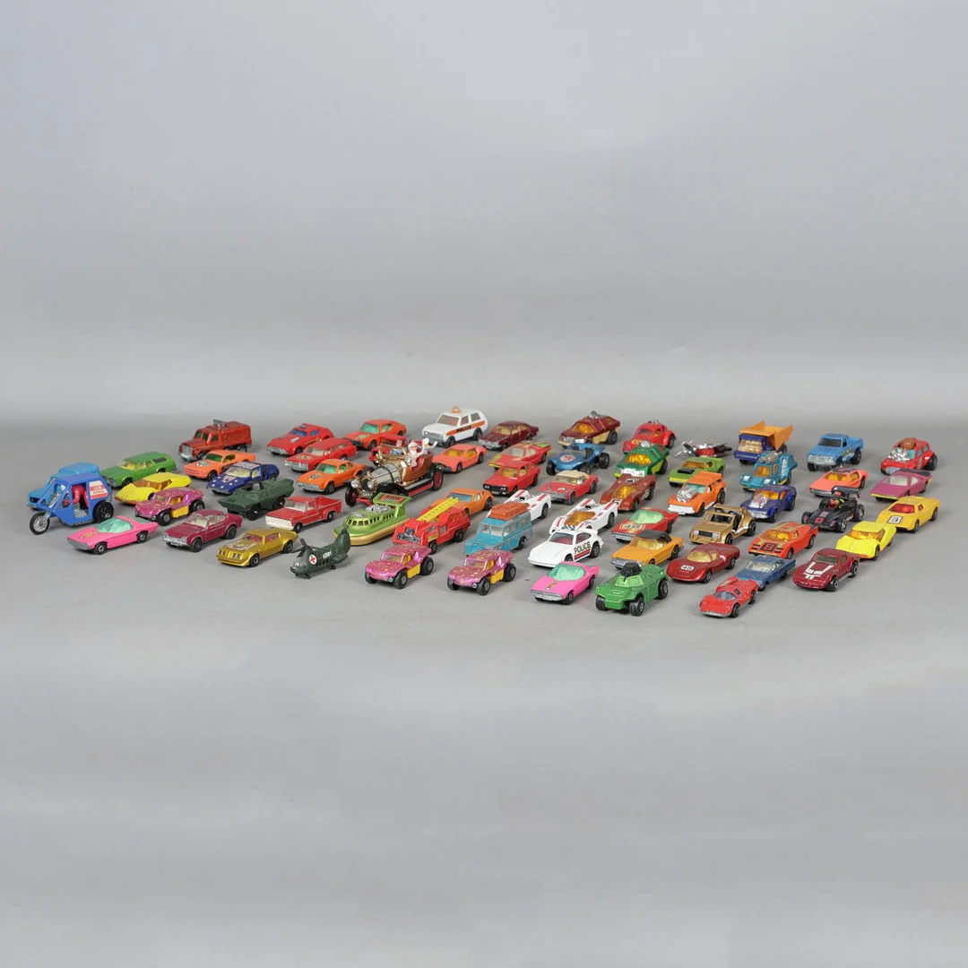 A COLLECTION OF LOOSE DIECAST MODEL VEHICLES (QTY). — Model cars — Bishop & Miller