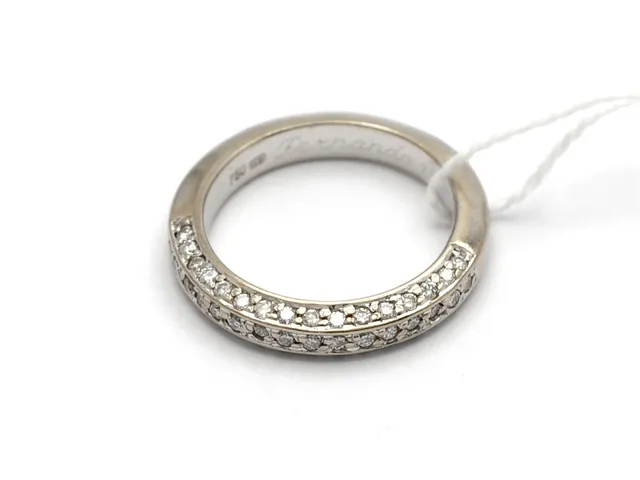 Ring vitguld 18K 6,2g Ø16½ graverad med diamanter 48xca.0,01ct