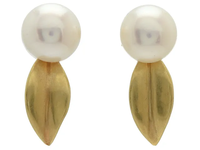 PÄRLÖRHÄNGEN, 18K guld, odlade buttonformade pärlor, ca 7,0 mm, vikt 2,6 g, stift.