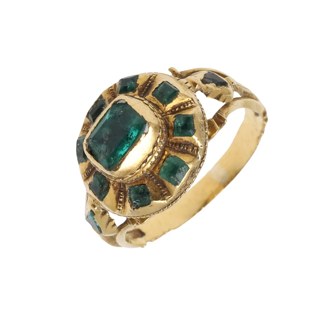 AN EARLY 19TH CENTURY EMERALD AND GOLD RING. — Rings — Lawrences Auctioneers