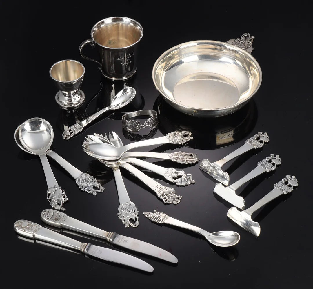 Horsens Silverware Factory. Silver children's service from the 'Eventyr series' (18) — Silver, bronze, copper and pewter/Silver flatware — Lauritz