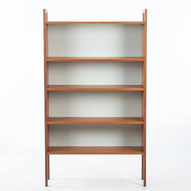 GILLIS LUNDGREN. Bokhylla ur "Systemserien", IKEA, 1960-tal, delvis fanérad i teak och ask.