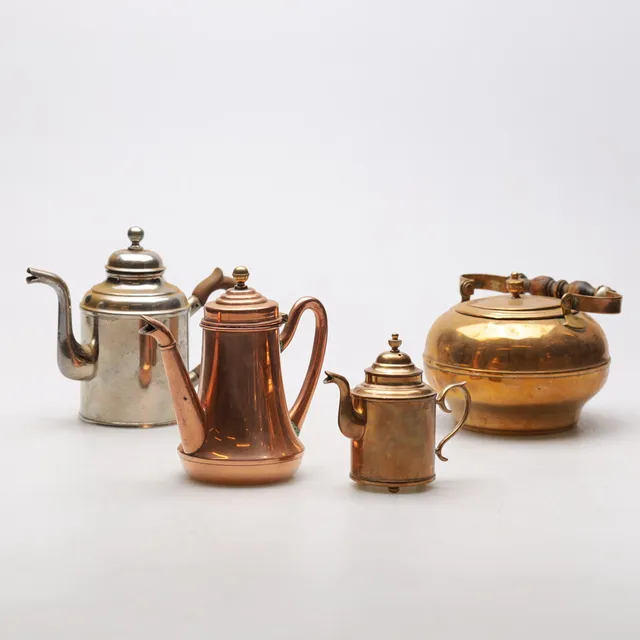 KANNOR, 4 st, mässing & vitmetall, Skultuna, 1800-/1900-tal.