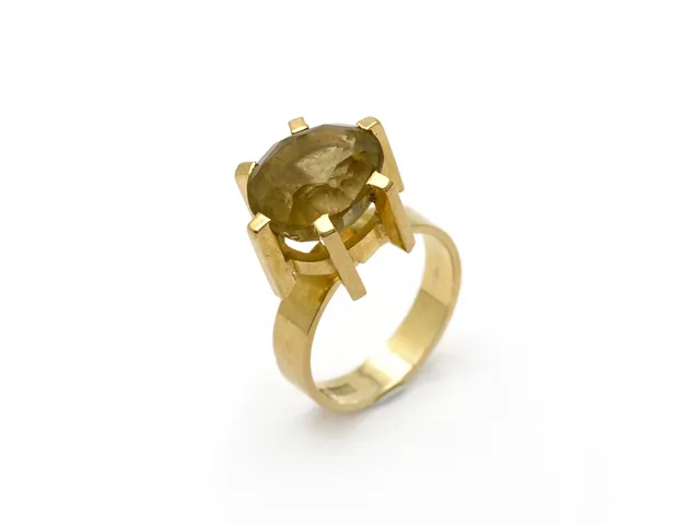 RING, 18K guld, citrin, vikt 8,6 g, stl 17 mm, svensktillverkad 1975.