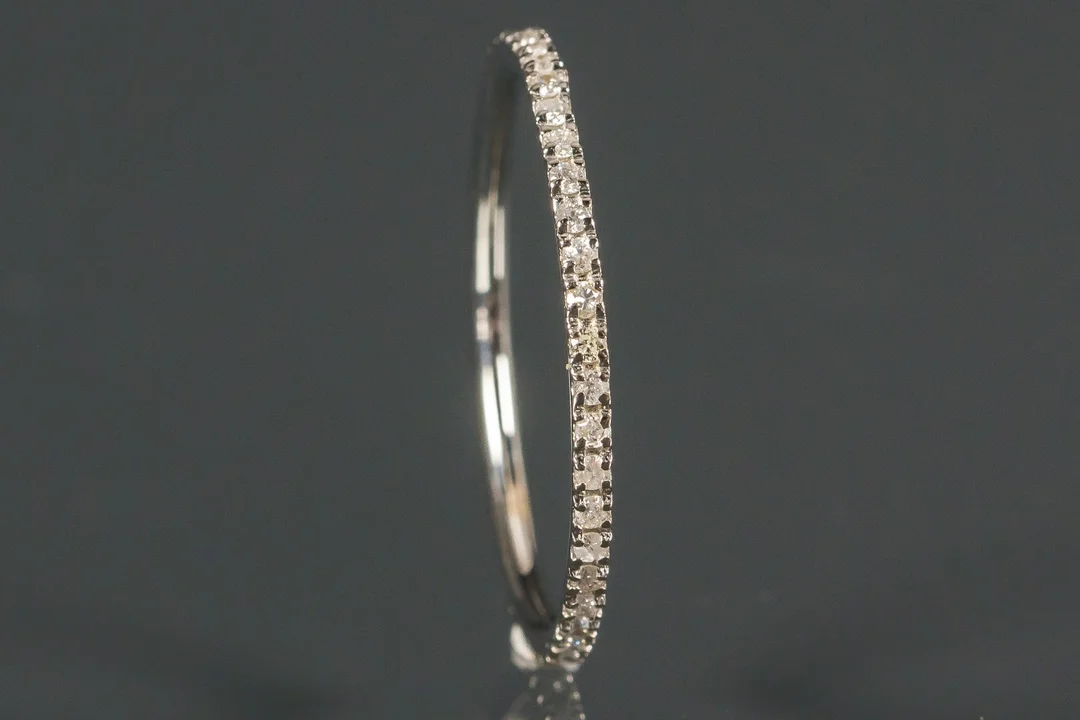 Alliancering af 14 kt hvidguld, 0.40 ct — Jewellery/Earrings — Lauritz